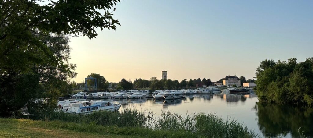 St-Jean-de-Losne marina