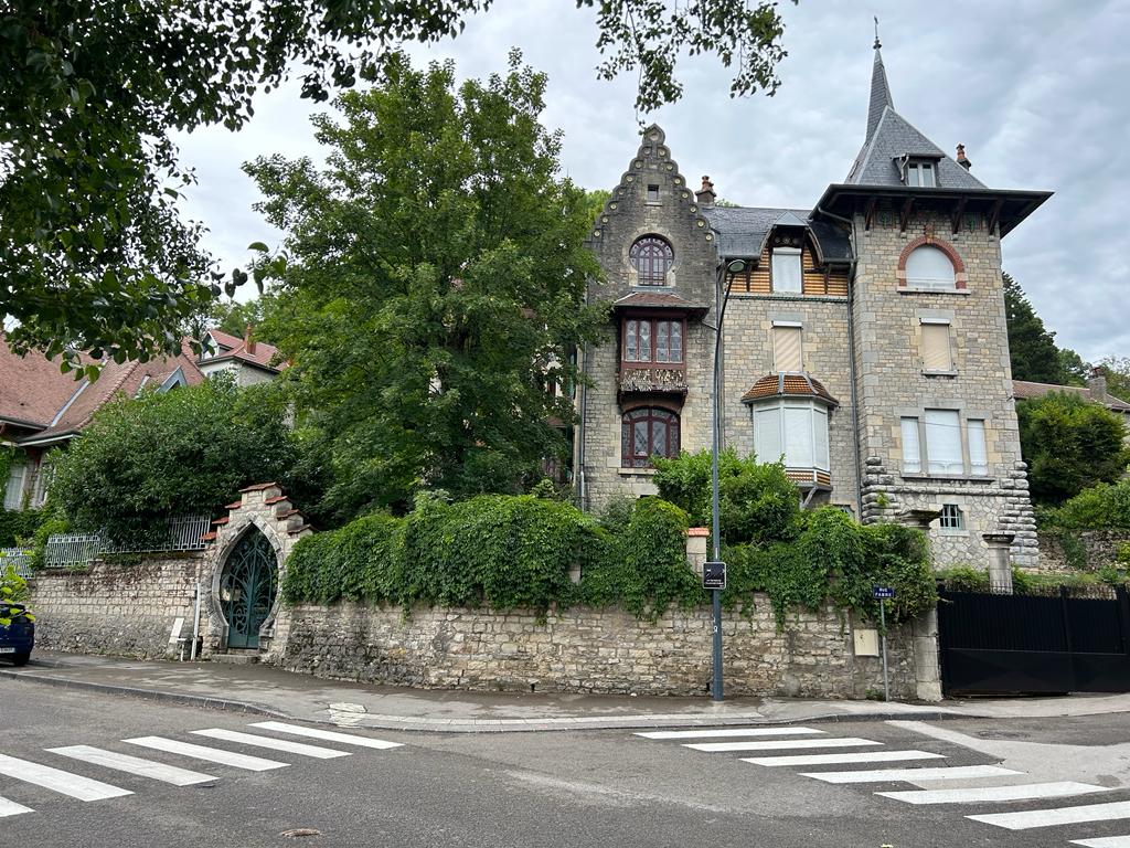 Besancon grand homes