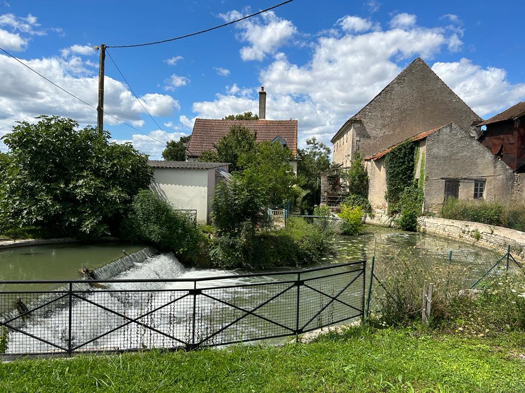 exploring the French canals via bikes