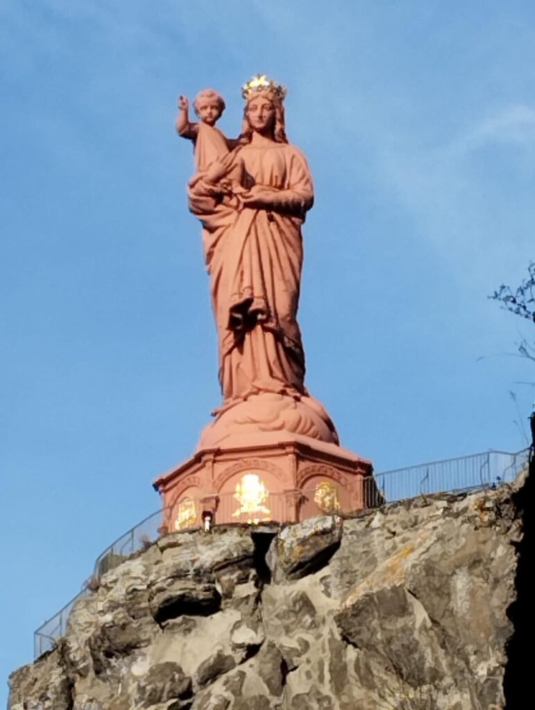 Red Virgin le Puy en Velay