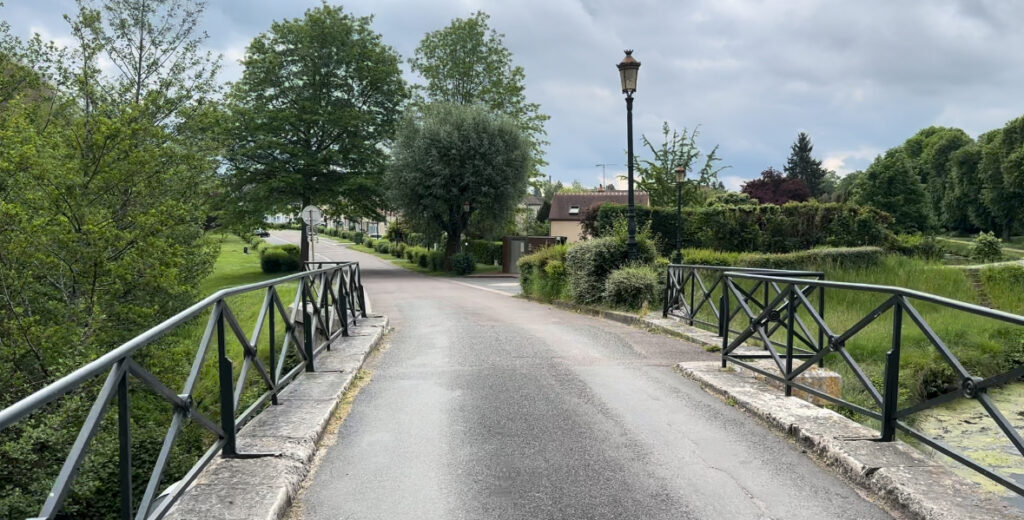 Canal latéral à la Loire.